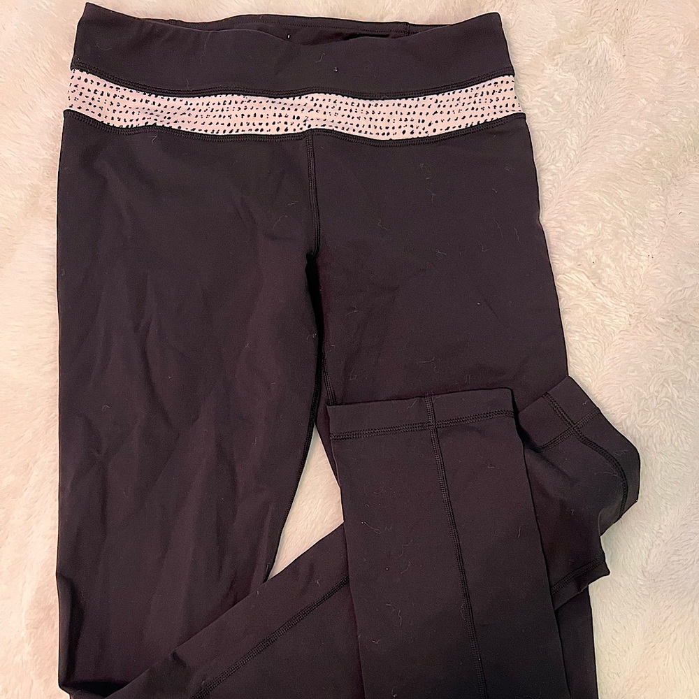 Lululemon yoga pants size 6 with cute waistband
